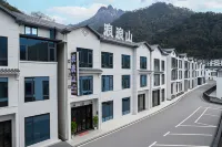 Langlang Mountain Villa - Airport Shuttle
