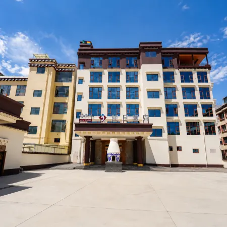 Ari Hotel