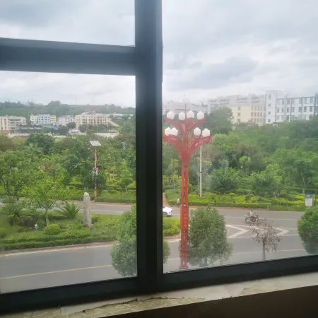 Huayueshangwujiudian
