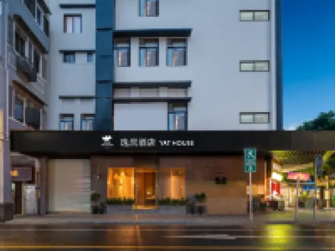 Weibayiju Residence (Guangzhou Shangxiajiu Changshou Road Subway Station Store) Hotels near Longjin West Road