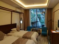 桂林月牙楼伴山度假酒店 - 伴山森林双床房