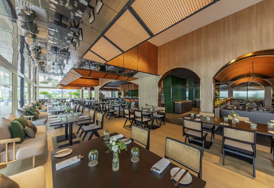 파크로얄 컬렉션 마리나 베이의 친환경적인 실내 정원