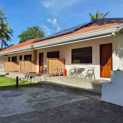 Parrot Resort Moalboal Hotel Exterior