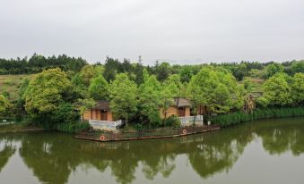 On the Journey Liuyang Huashengye Luxury Lake View Homestay