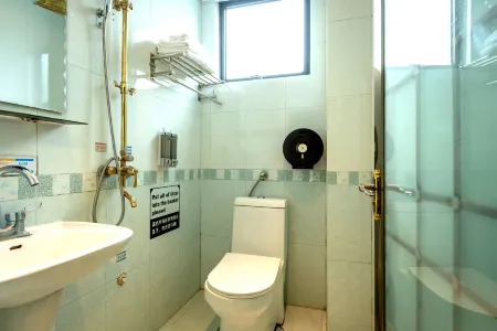 11 International Youth Hostel