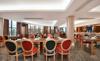 Vienna Hotel (Zhangzhou Xingguo General Park Branch)