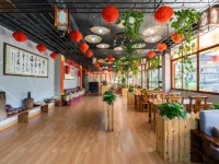 龍金苑伴山度假民宿（龍脊梯田千層天梯觀景台店） 龍勝住宿飯店