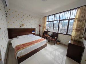 Longling Jianping Hotel