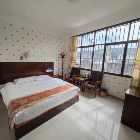 Longling Jianping Hotel
