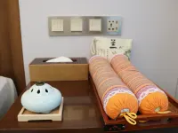 保定華中假日酒店 鄰近保定市圖書館的酒店