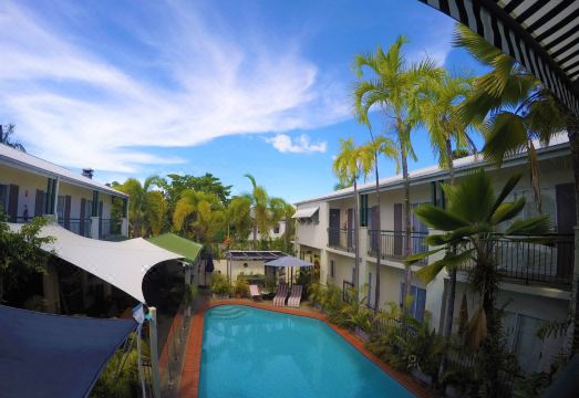 3. 크리스탈 가든 ..