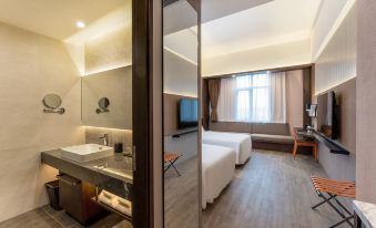 Maple View Hotel