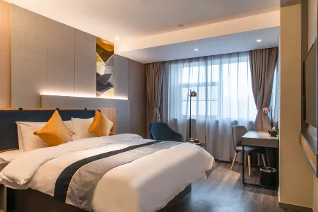 Homeinn Selected Hotel (Lovers Road Seaside Swimming Pool Store)