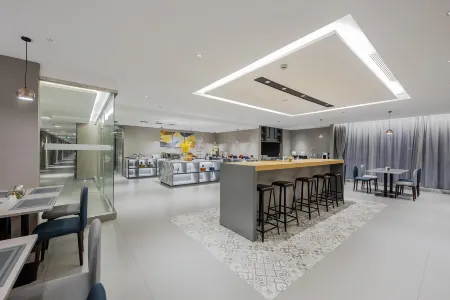 Homeinn Selected Hotel (Nanjing Baijia Lake Xiaolongwan Subway Station) Отели рядом с достопримечательностью «Nanjing Institute of Engineering (Jiangning Campus)»