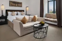 Palace Gate Hotel & Resort by EHM - Parvekkeita