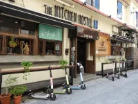 The Kitchen Hostel Ao Hotel a 