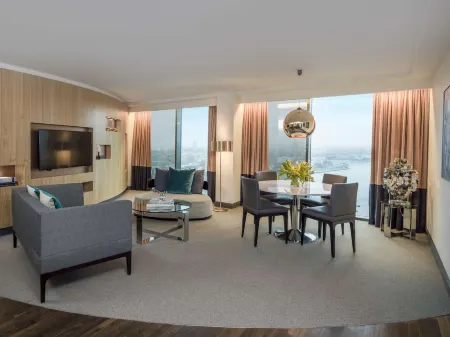 Radisson Blu Waterfront Hotel, Stockholm Отели рядом с достопримечательностью «Шведский музей естественной истории»