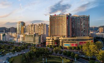 ECHENG Hotel(Wuzhou Municipal Plaza Store)