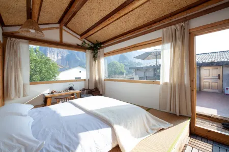 film Отели рядом с достопримечательностью «Геологический парк Эль-Нос»