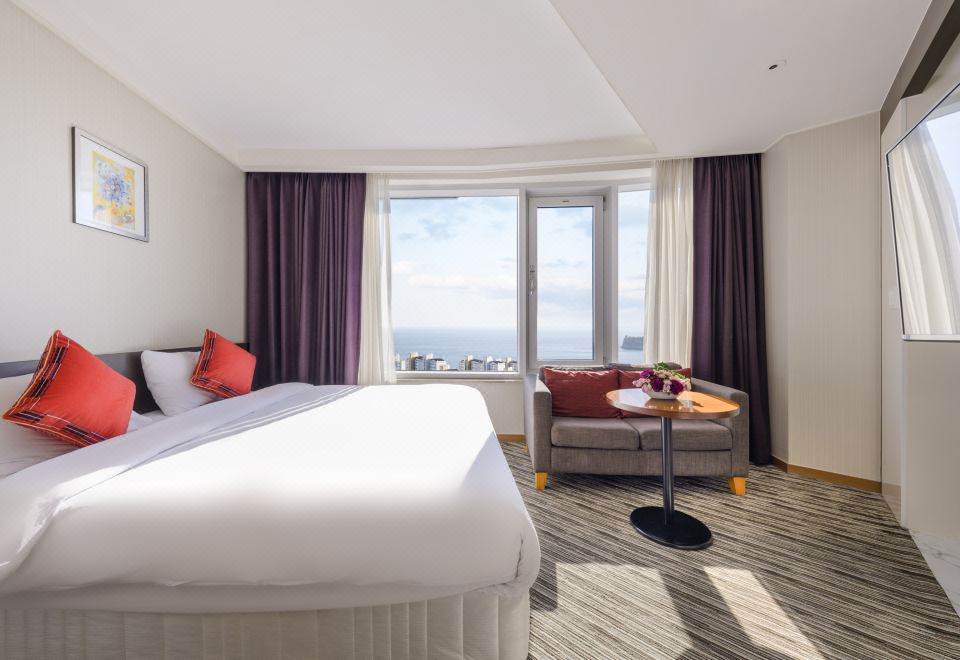 2. 신신호텔 제주월..