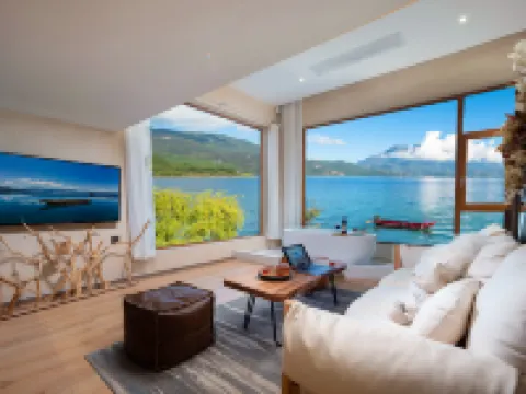 Lugu Lake Scenic Area Shuitian Yishe Loft Lakeview Vacation Apartment Ninglang Yi Özerk İlçesi otelleri