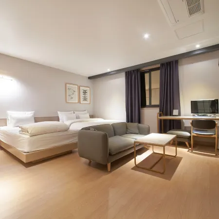 Hound Hotel Seomyeon-Beomcheon Отели рядом с достопримечательностью «Улица ювелирных магазинов»