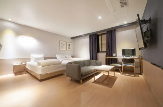Hound Hotel Seomyeon-Beomcheon Hotels near Beomnaegol Station