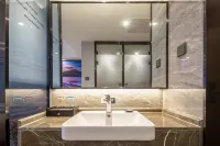 Unitour Hotel (Beihai Hepu High-speed Rail Station Passenger Transport Center) - 3-Star