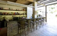 Dinglu Study Base Homestay (Jiangmen Botanical Garden Lanshi Park) - بار