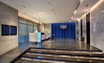 Guilin Holiday Inn Express (Two Rivers and Four Lakes East-West Lane)