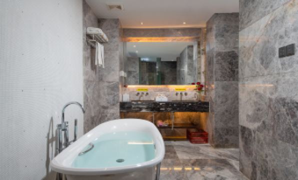 Yunnan Lishui Yunquan Hotel (Yunshida South High-speed Railway Station)