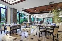 Yangshuo Riverside Resort Hotel