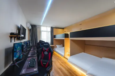 Lianyungang Deweisheng E-sports Hotel