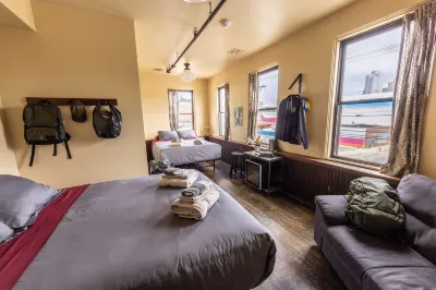 Traveler's Rest Hotel