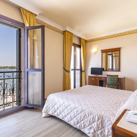Hotel Panorama Отели рядом с достопримечательностью «Кастелло»