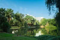 Fangzhong Holiday Hotel