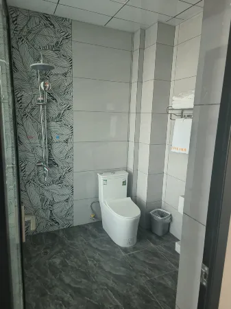 Holiday Inn Tongxiang Отели рядом с достопримечательностью «Rongkangda Manor»