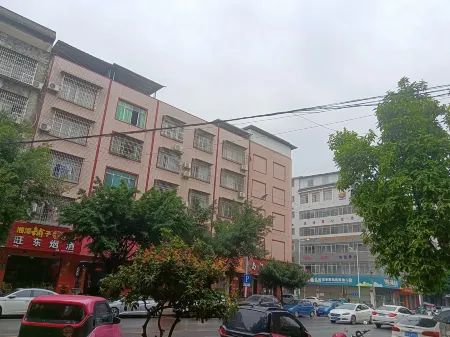 Ruifuxiang Hotel Отели рядом с достопримечательностью «Guangxi University of Science and Technology (Liudong Campus)»