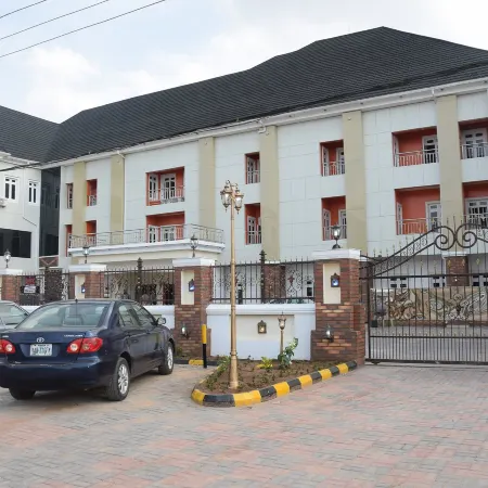 Roselife Hotel and Suites