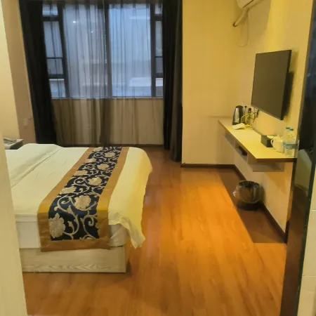 Longli Yurun Galaxy Hotel