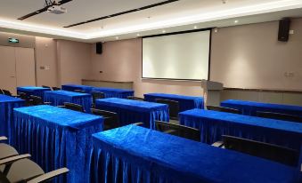 Home Inn Business Travel Hotel (Chaozhou ancient city archway street store)