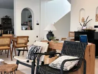 Miccio Homestay - مسبح خاص