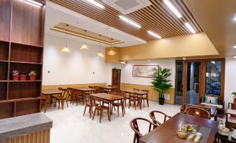 Rizhao Lane to Residence Hotel