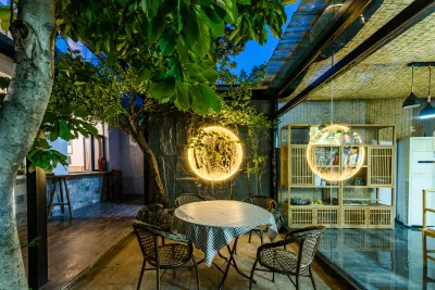 Floral Hotel · Taishan Yunjuju Hotel