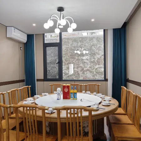 Pingjiang Fushou Mountain Baiyun Mountain Villa