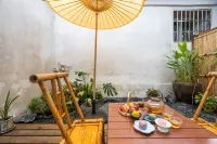 Alley to the courtyard (Suzhou Pingjiang Road Humble Administrator's Garden) - Flughafentransfer