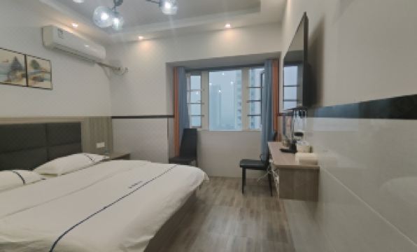 Lezhu Homestay (Chongqing North Railway Station)