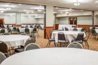 Norwood Inn & Suites North Conference Center