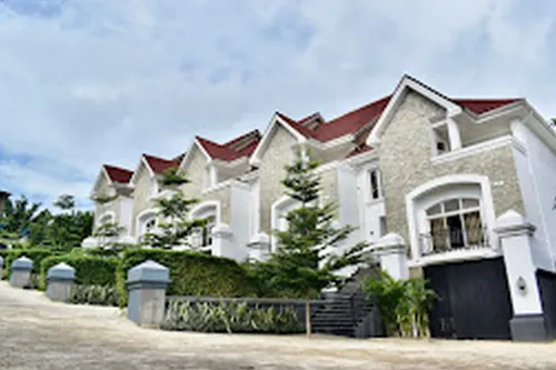 Five Homes Hotel and Apartments