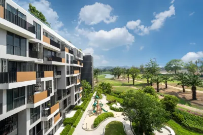 Skypark Laguna BangTao Beach Apartment Отели в г. 